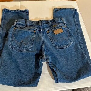 Wrangler Men’s Blue Relaxed Fit Denim Jeans
